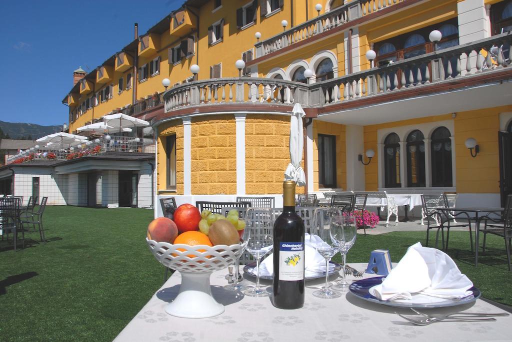 Grand Hotel Astoria Lavarone Exterior foto