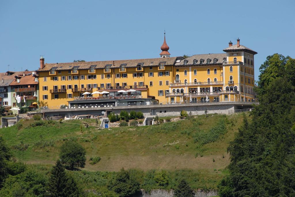 Grand Hotel Astoria Lavarone Exterior foto